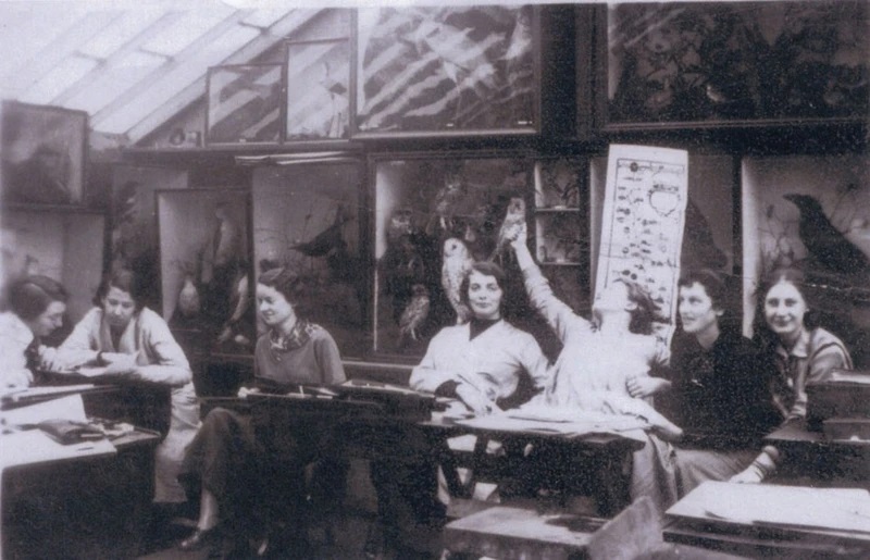 Students in the 1920's. Photograph courtesy of E Owen Jennings.